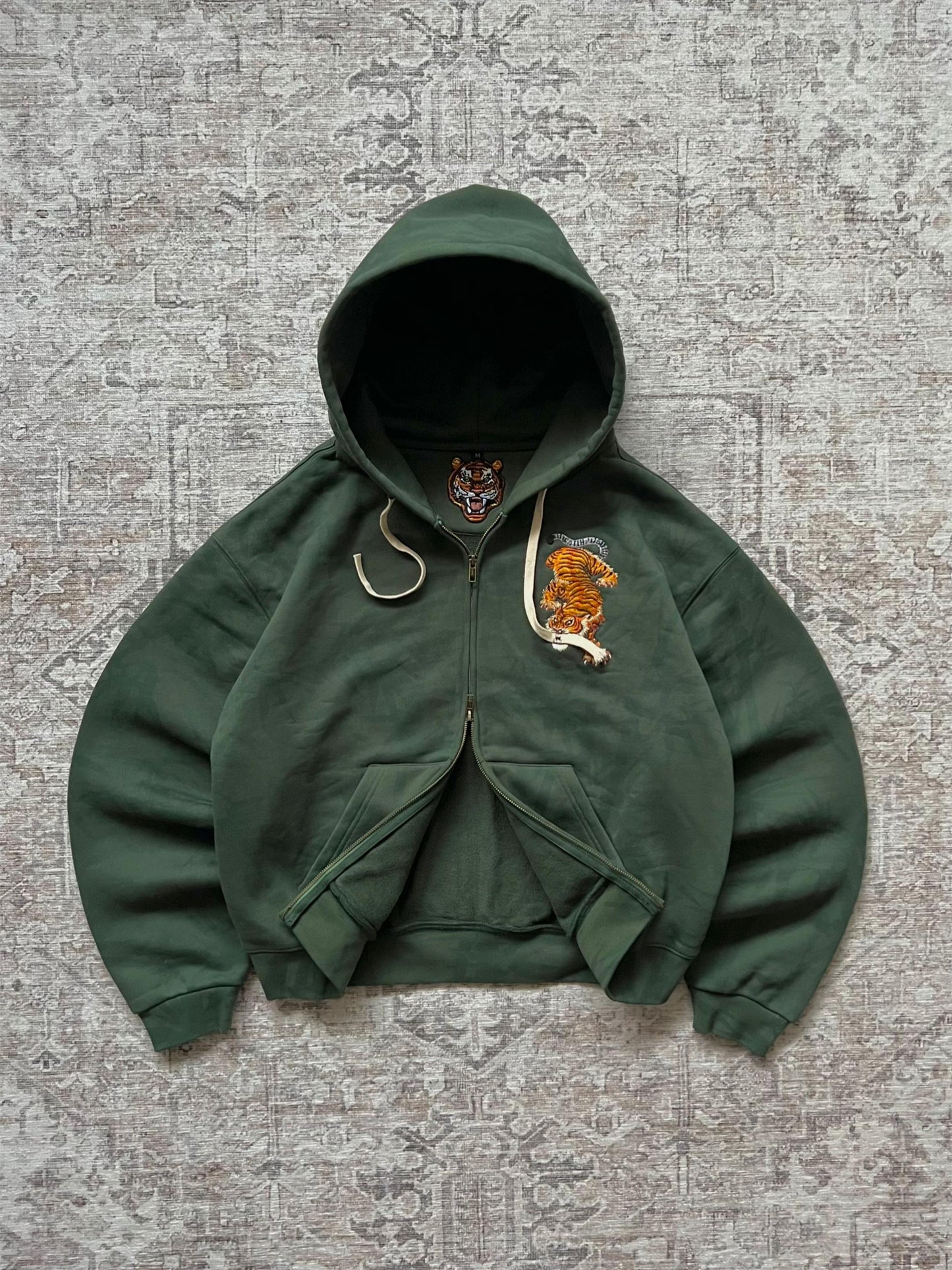 Liesor Embroidered Zip Hoodie