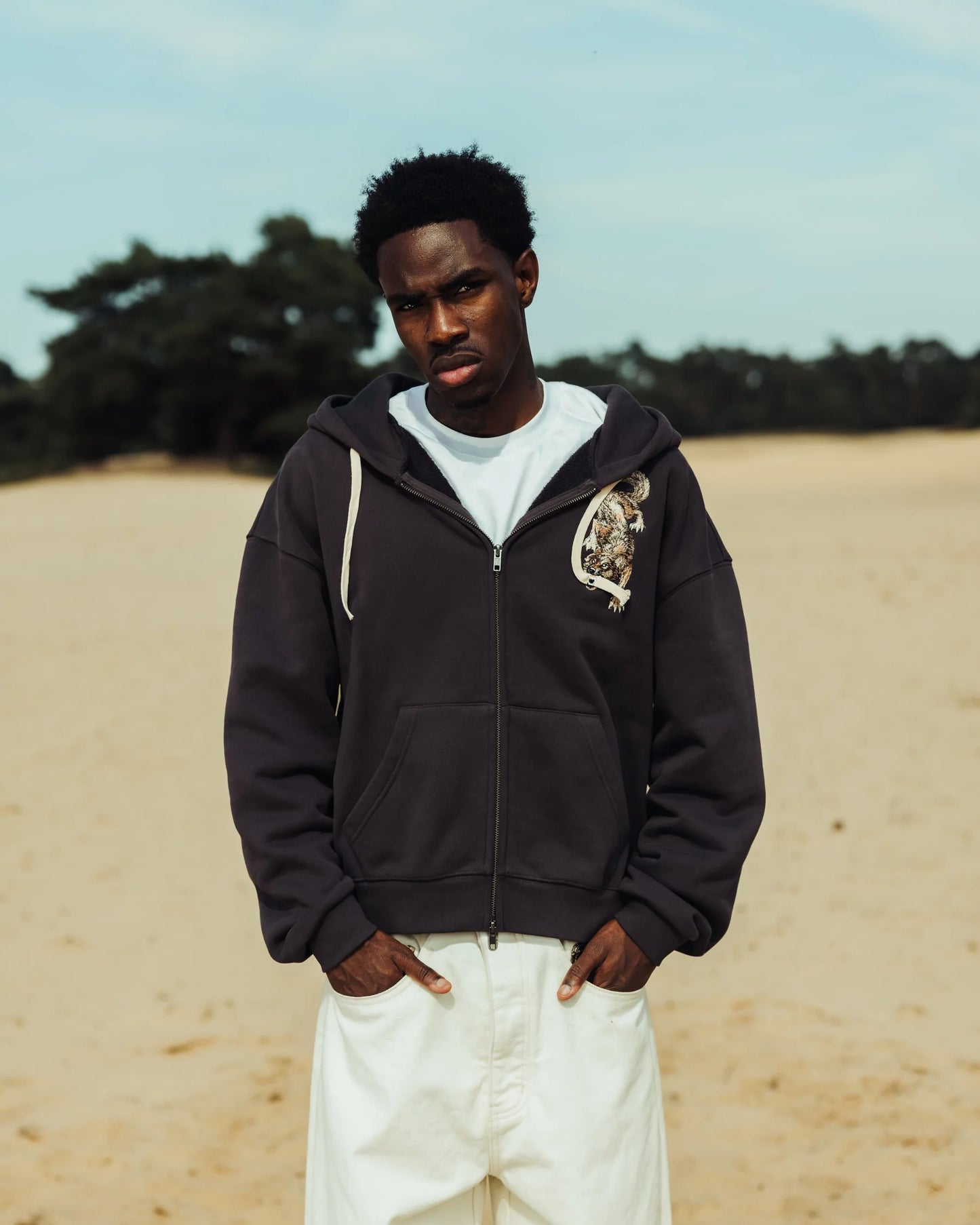Liesor Embroidered Zip Hoodie