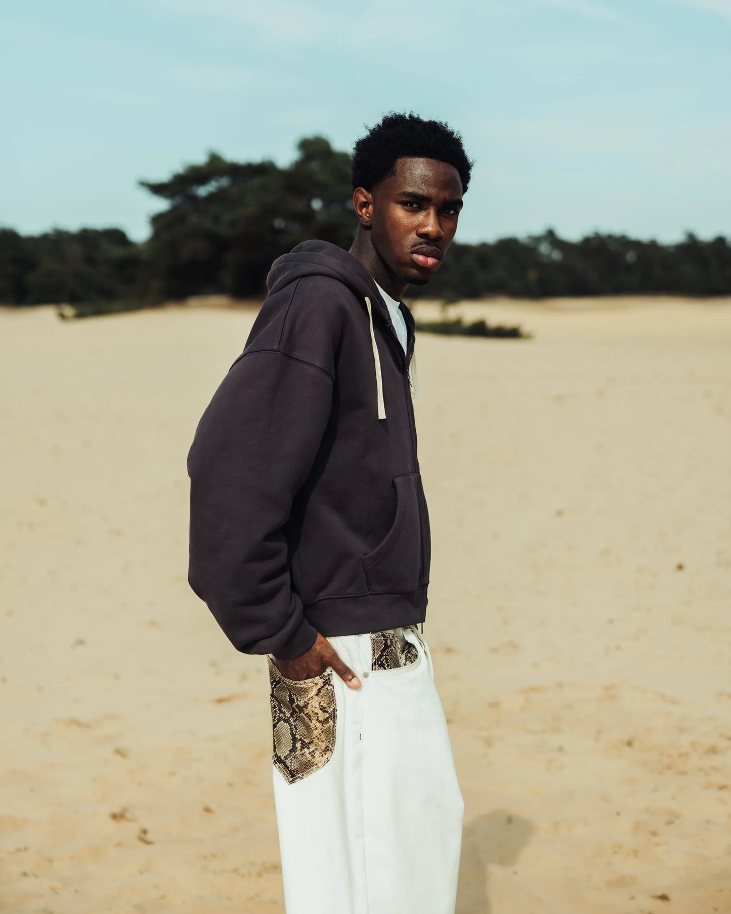 Liesor Embroidered Zip Hoodie